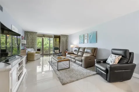 3503 Oaks Way Pompano Beach FL 33069