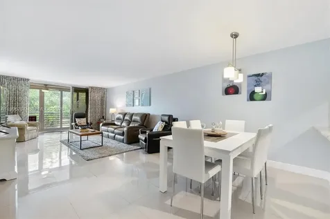 3503 Oaks Way Pompano Beach FL 33069