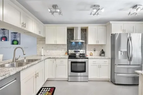 3503 Oaks Way Pompano Beach FL 33069