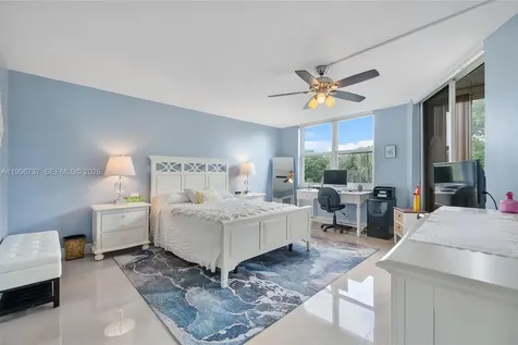 3503 Oaks Way Pompano Beach FL 33069