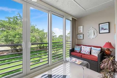 3503 Oaks Way Pompano Beach FL 33069