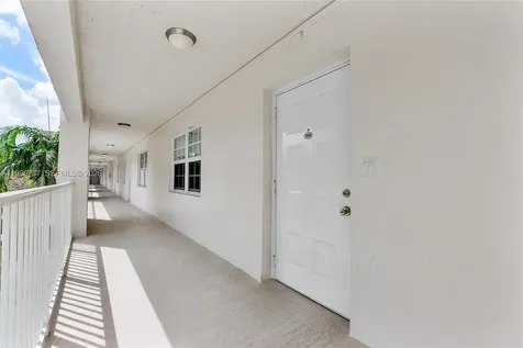 3503 Oaks Way Pompano Beach FL 33069