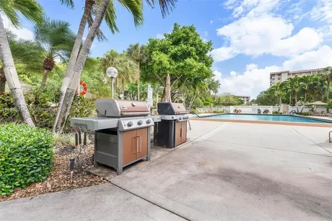 3503 Oaks Way Pompano Beach FL 33069