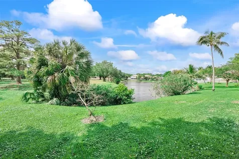 3503 Oaks Way Pompano Beach FL 33069