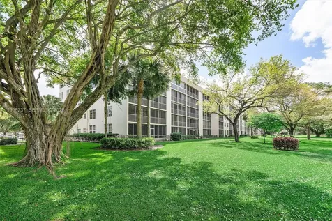 3503 Oaks Way Pompano Beach FL 33069