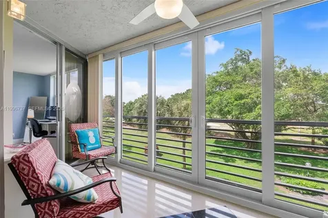 3503 Oaks Way Pompano Beach FL 33069