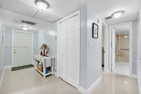 3503 Oaks Way Pompano Beach FL 33069