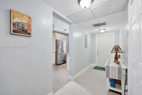 3503 Oaks Way Pompano Beach FL 33069