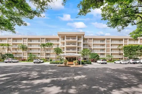 3503 Oaks Way Pompano Beach FL 33069