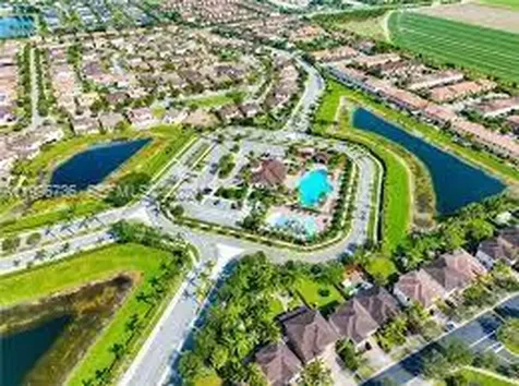 571 SE 37th Place Homestead FL 33033