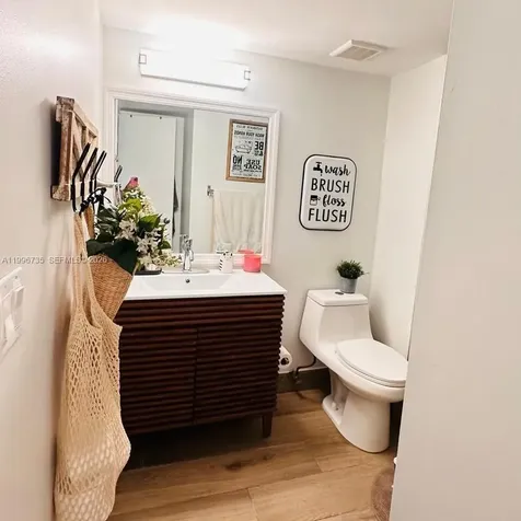 223 Lakeview Drive Weston FL 33326