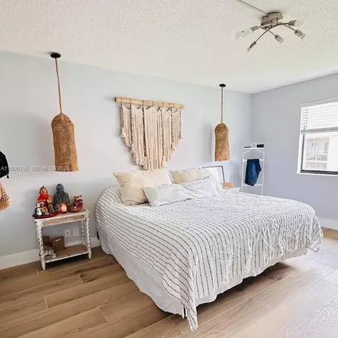 223 Lakeview Drive Weston FL 33326