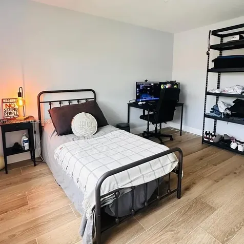 223 Lakeview Drive Weston FL 33326