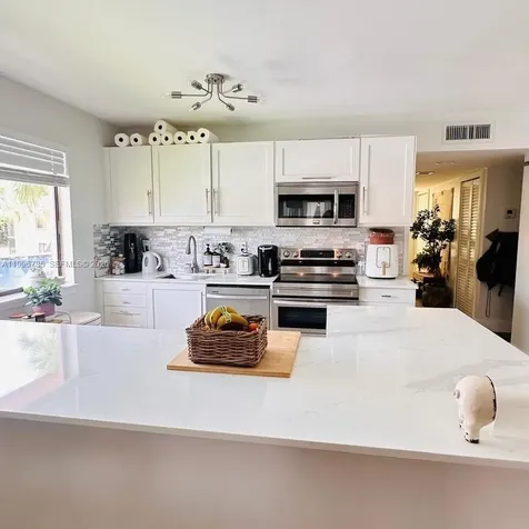 223 Lakeview Drive Weston FL 33326