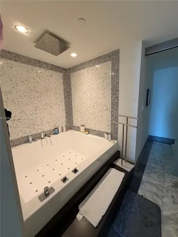 200 Biscayne Boulevard Way Miami FL 33131