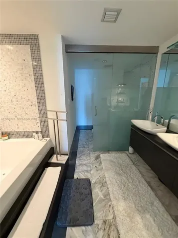 200 Biscayne Boulevard Way Miami FL 33131