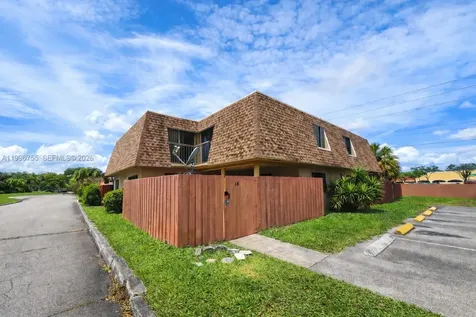 2455 W 67th Place Hialeah FL 33016