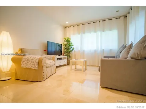 929 Michigan Avenue Miami Beach FL 33139