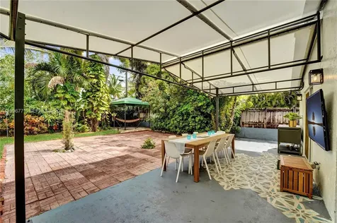 1501 NE 35th Street Oakland Park FL 33334