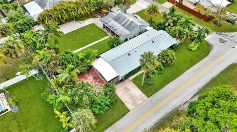 1501 NE 35th Street Oakland Park FL 33334