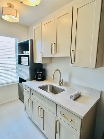 1050 Pennsylvania Avenue Miami Beach FL 33139