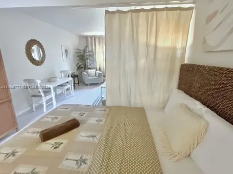 1050 Pennsylvania Avenue Miami Beach FL 33139