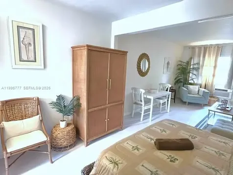 1050 Pennsylvania Avenue Miami Beach FL 33139