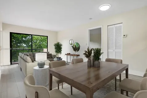 995 SW 84th Avenue Miami FL 33144