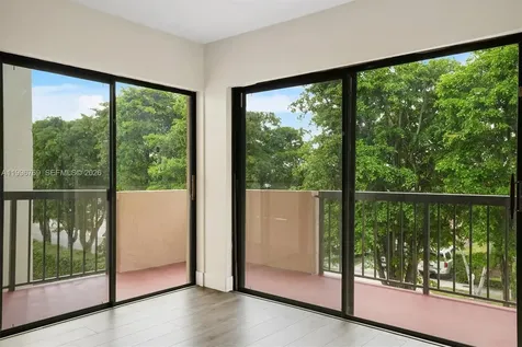 995 SW 84th Avenue Miami FL 33144