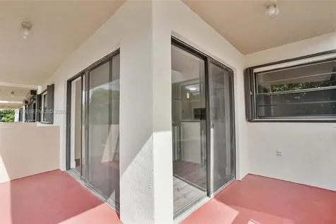 995 SW 84th Avenue Miami FL 33144