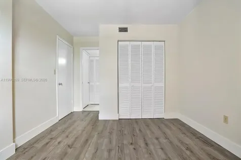 995 SW 84th Avenue Miami FL 33144