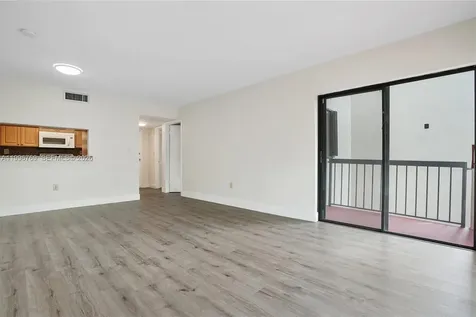 995 SW 84th Avenue Miami FL 33144