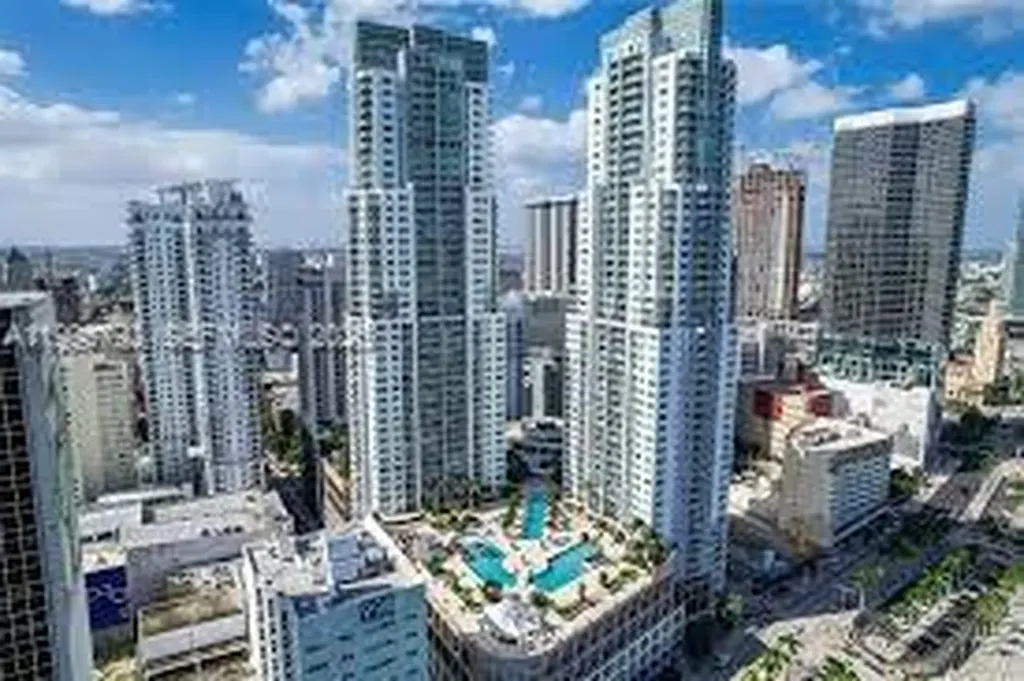 253 NE 2nd Street Miami FL 33132