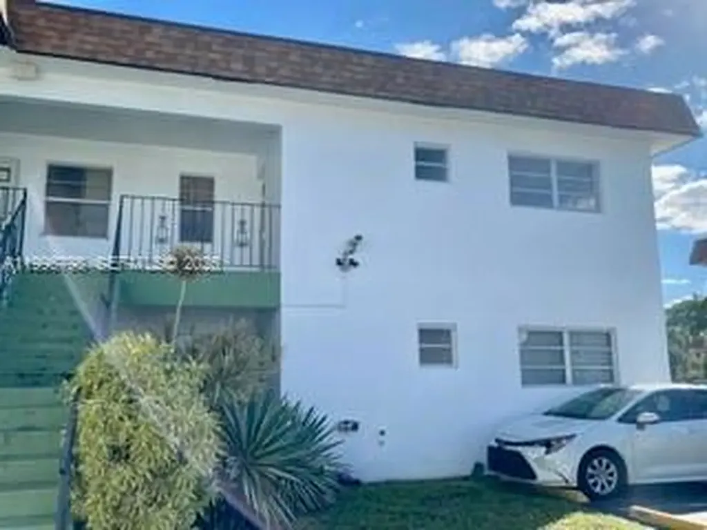 2219 Polk Street Hollywood FL 33020