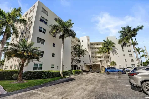 3181 S Ocean Drive Hallandale Beach FL 33009