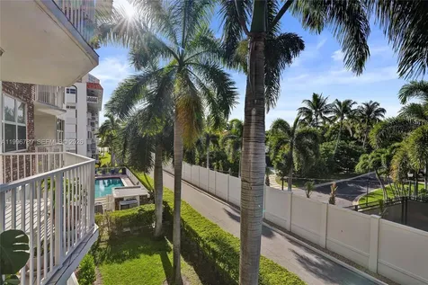 3181 S Ocean Drive Hallandale Beach FL 33009