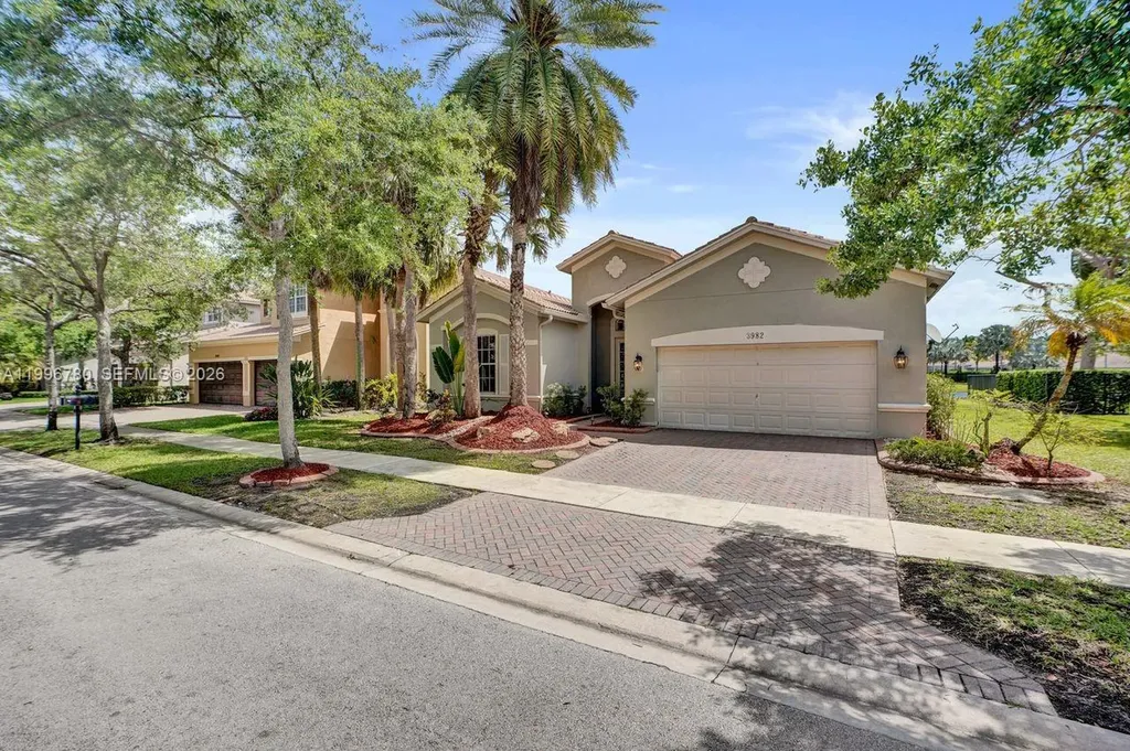 3982 W Whitewater Avenue Weston FL 33332