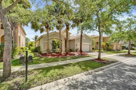 3982 W Whitewater Avenue Weston FL 33332