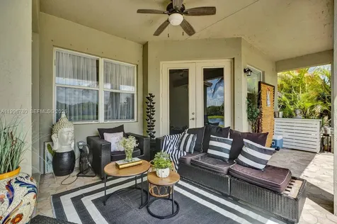 3982 W Whitewater Avenue Weston FL 33332
