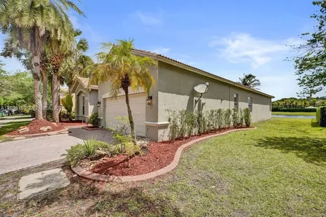 3982 W Whitewater Avenue Weston FL 33332