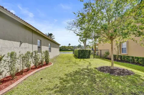 3982 W Whitewater Avenue Weston FL 33332