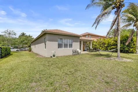 3982 W Whitewater Avenue Weston FL 33332