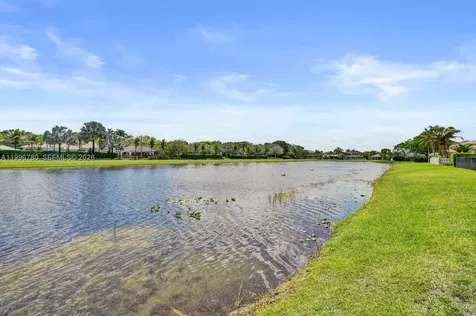 3982 W Whitewater Avenue Weston FL 33332