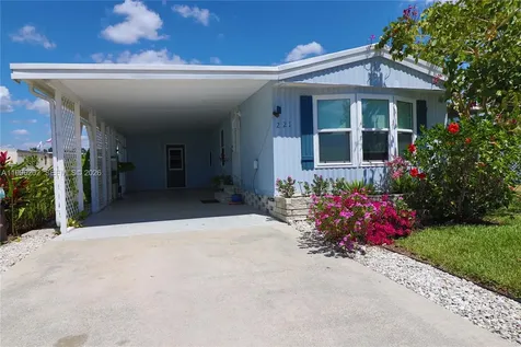 221 Grassy Key Naples FL 34114