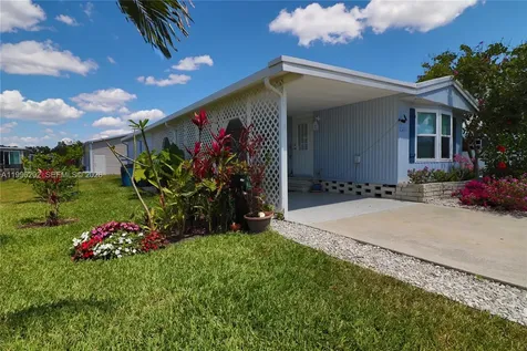 221 Grassy Key Naples FL 34114