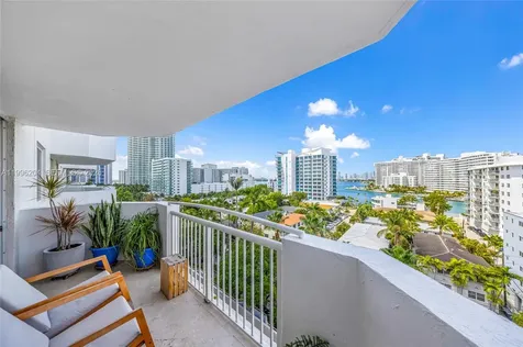 1621 Bay Road Miami Beach FL 33139