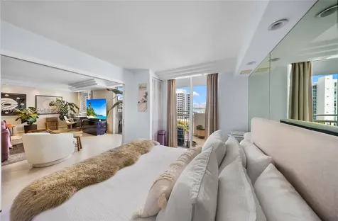 1621 Bay Road Miami Beach FL 33139
