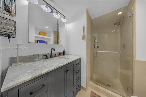 1621 Bay Road Miami Beach FL 33139