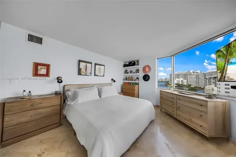 1621 Bay Road Miami Beach FL 33139