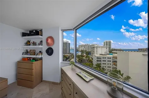 1621 Bay Road Miami Beach FL 33139